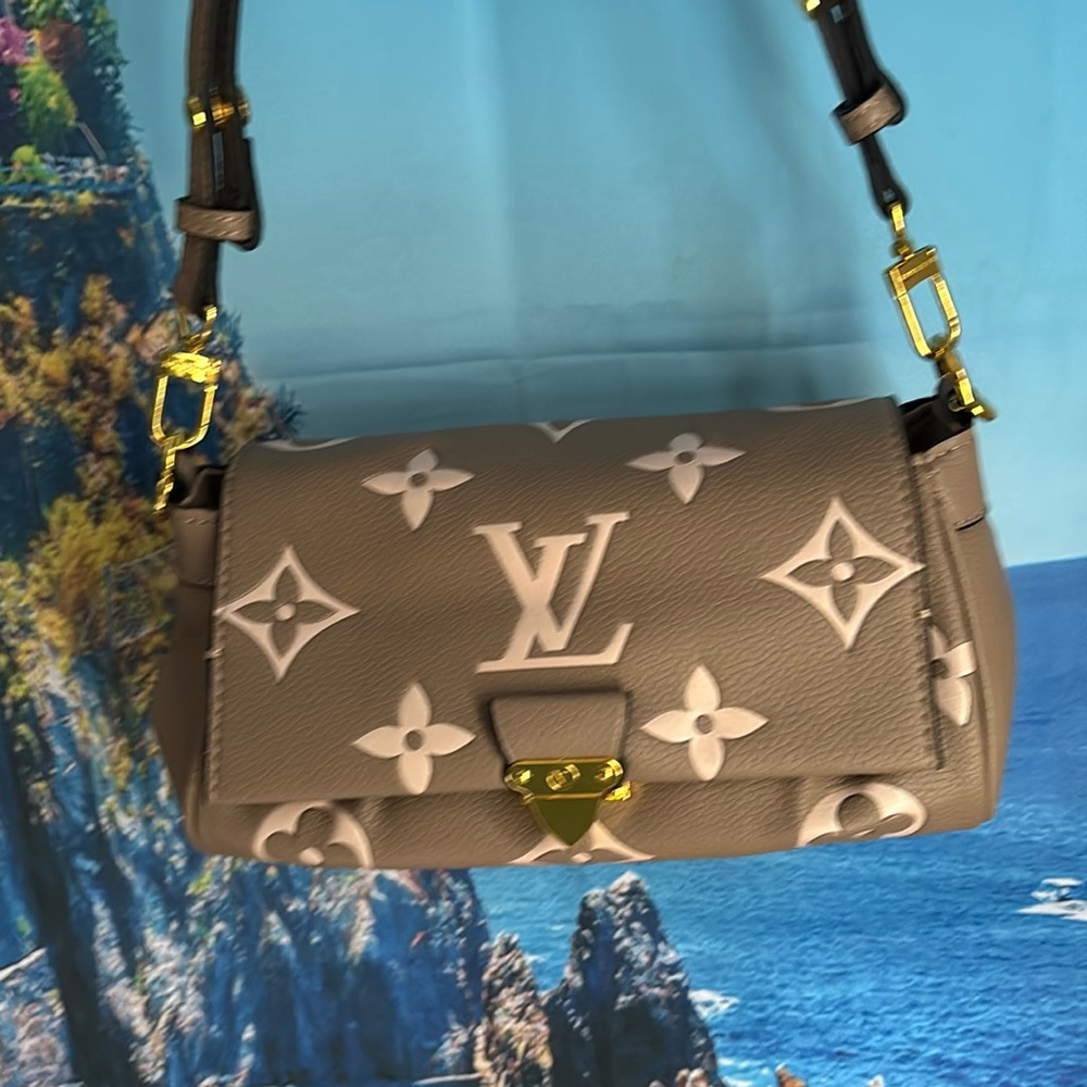 Taupe bag DHgate